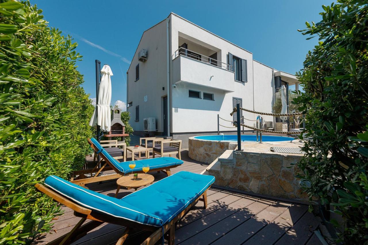 Malo Ferienvilla Privlaka, Pool, Boje, Wi-Fi, Wallbox 普利拉卡 外观 照片