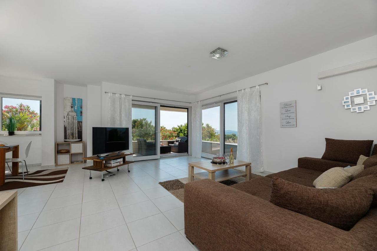 Malo Ferienvilla Privlaka, Pool, Boje, Wi-Fi, Wallbox 普利拉卡 外观 照片