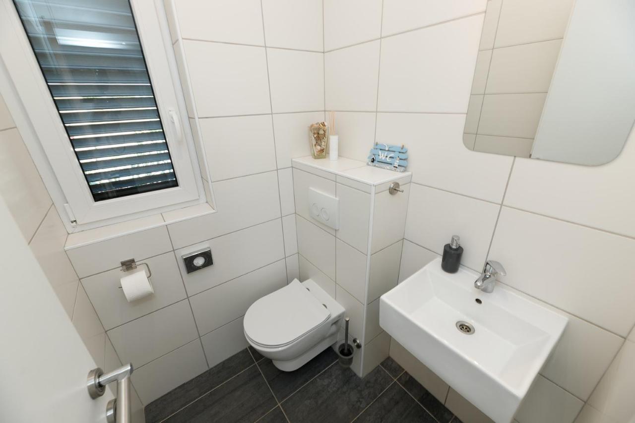 Malo Ferienvilla Privlaka, Pool, Boje, Wi-Fi, Wallbox 普利拉卡 外观 照片