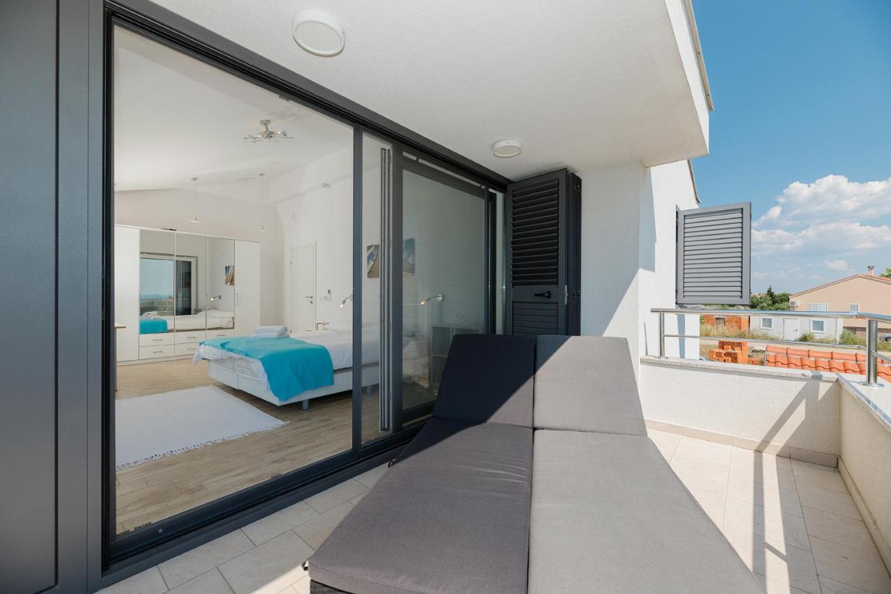 Malo Ferienvilla Privlaka, Pool, Boje, Wi-Fi, Wallbox 普利拉卡 外观 照片