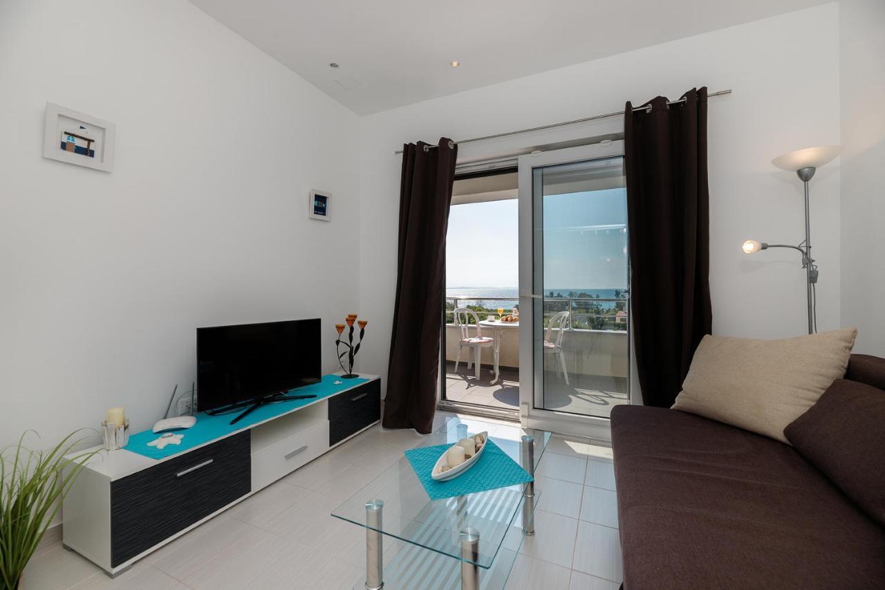 Malo Ferienvilla Privlaka, Pool, Boje, Wi-Fi, Wallbox 普利拉卡 外观 照片